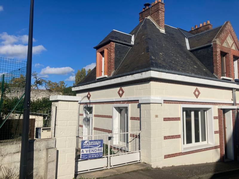 Maison jumelée d'un côté à vendre à La Mailleraye sur Seine - Ecoles et commerces à pied - Idéal 1ère acquisition