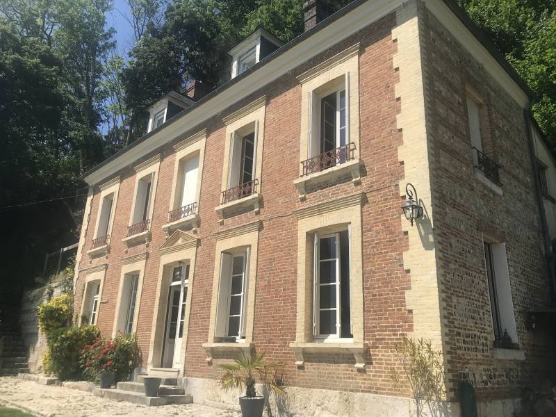 Vue imprenable sur la Vallée de la Seine ! Belle maison de Maître à vendre à Villequier, proximité Caudebec en Caux