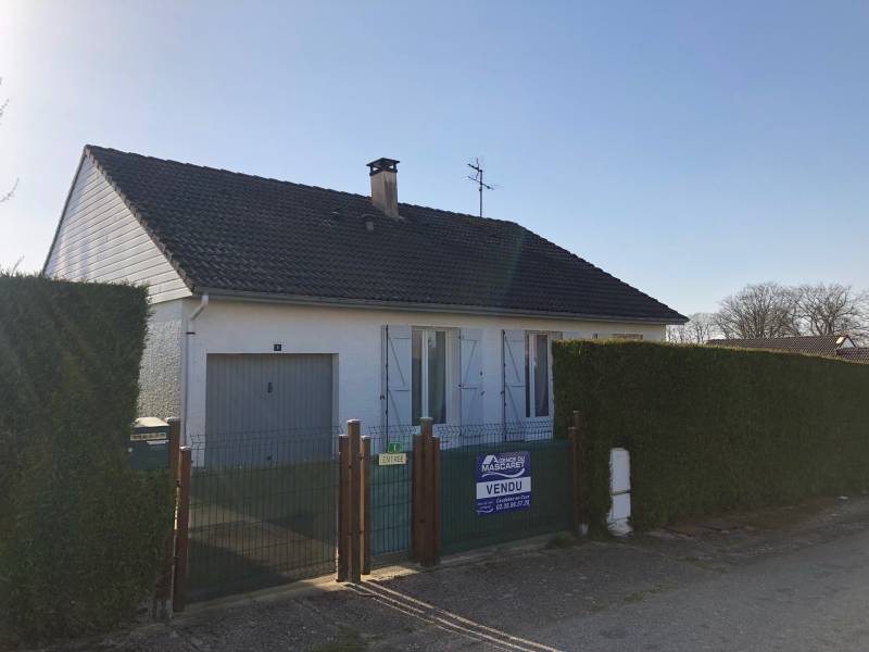 A vendre : Maison individuelle de plain pied - Saint Arnoult - Bourg avec école et commerces