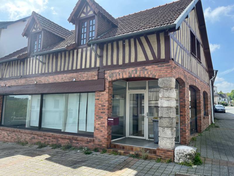 Local commercial à vendre à Barentin - Bon état général - Centre ville