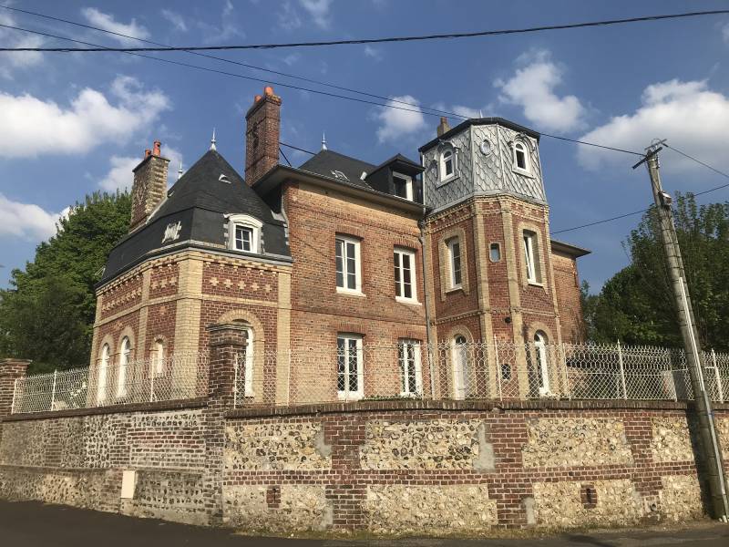 Maison Bourgeoise avec dépendance à vendre au Trait sur l'axe Caudebec en Caux / Duclair