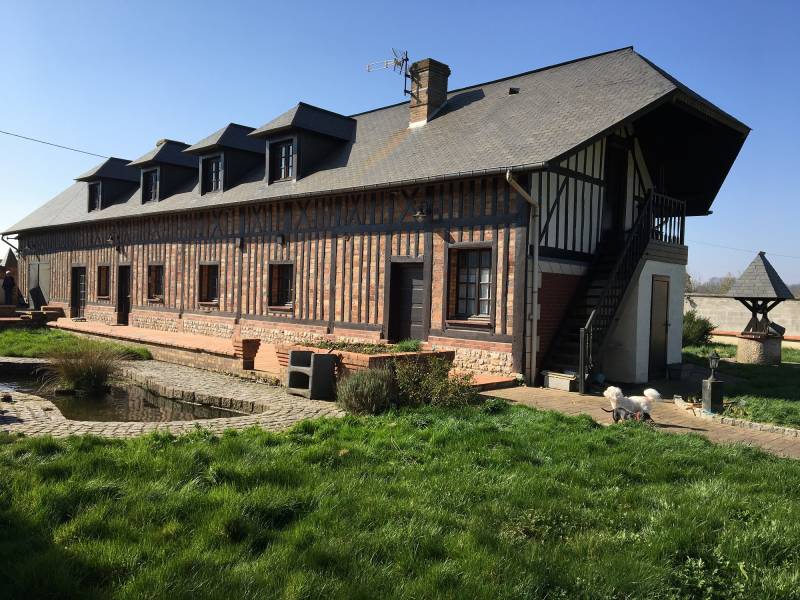 Maison de caractère, à vendre, avec belle dépendance située sur l'axe Caudebe en Caux / Yvetot