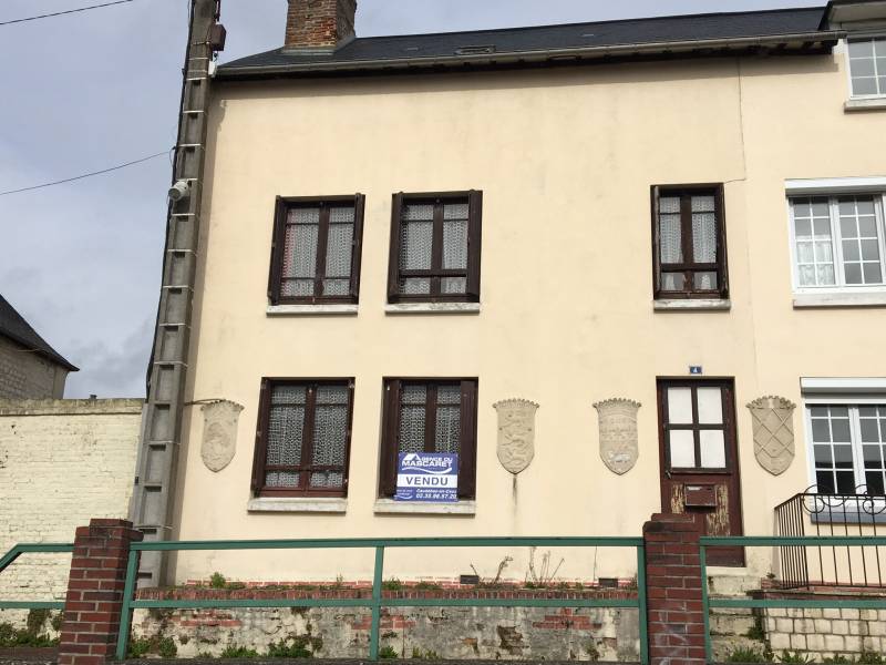 En EXCLUSIVITE ! A vendre : Maison jumelée d'un côté au centre de La Mailleraye sur Seine - Commerces et école à pied