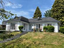 Pavillon individuel, à vendre, offrant de beaux volumes et situé à Lillebonne